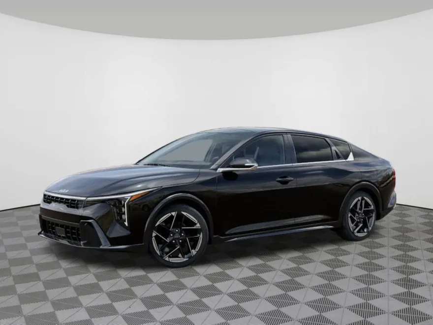 2025 Kia K4 GT-Line photo 1