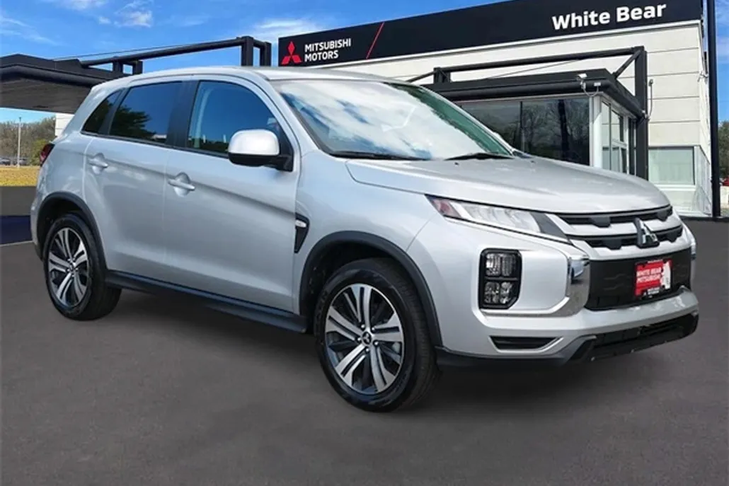 2024 Mitsubishi Outlander Sport ES photo 1