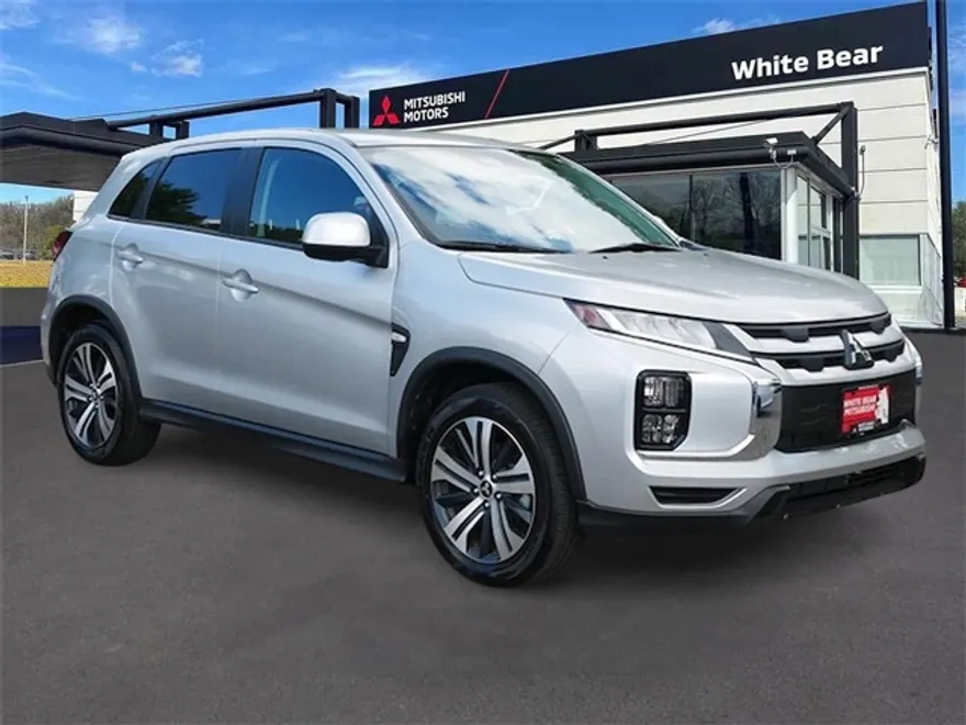 2024 Mitsubishi Outlander Sport ES photo 1