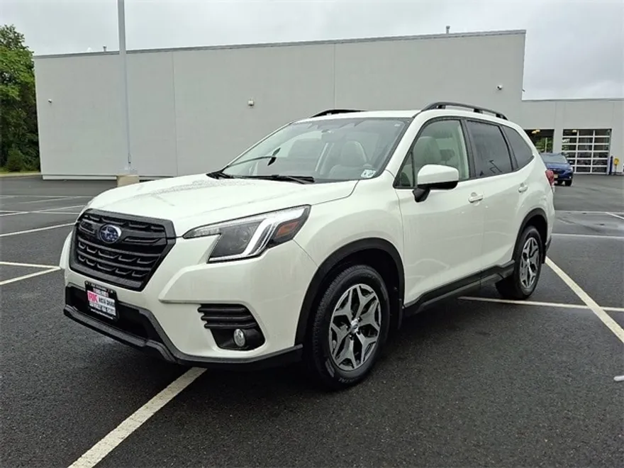 2022 Subaru Forester Premium photo 1