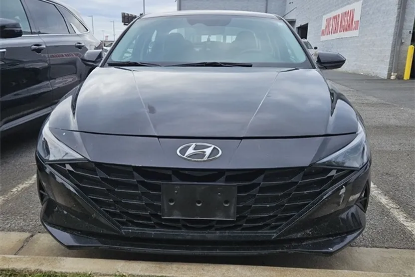 2021 Hyundai Elantra SEL photo 1
