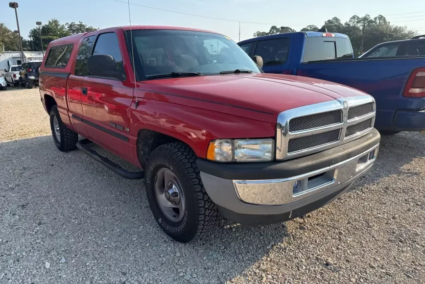 2001 Dodge Ram SLT photo 1