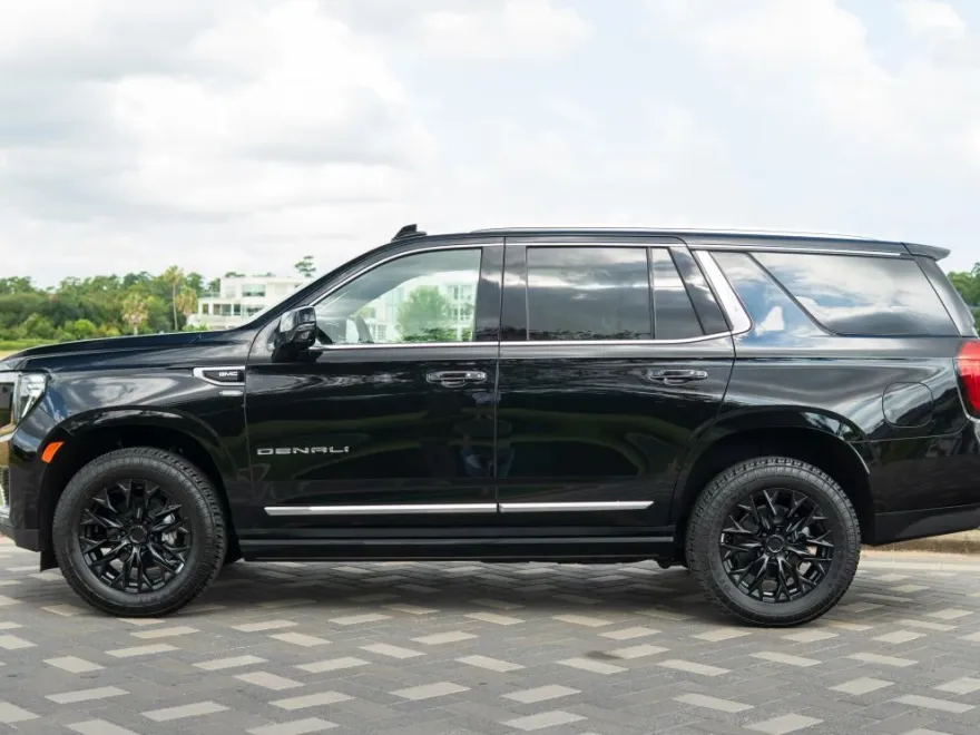 2023 Gmc Yukon Denali photo 1