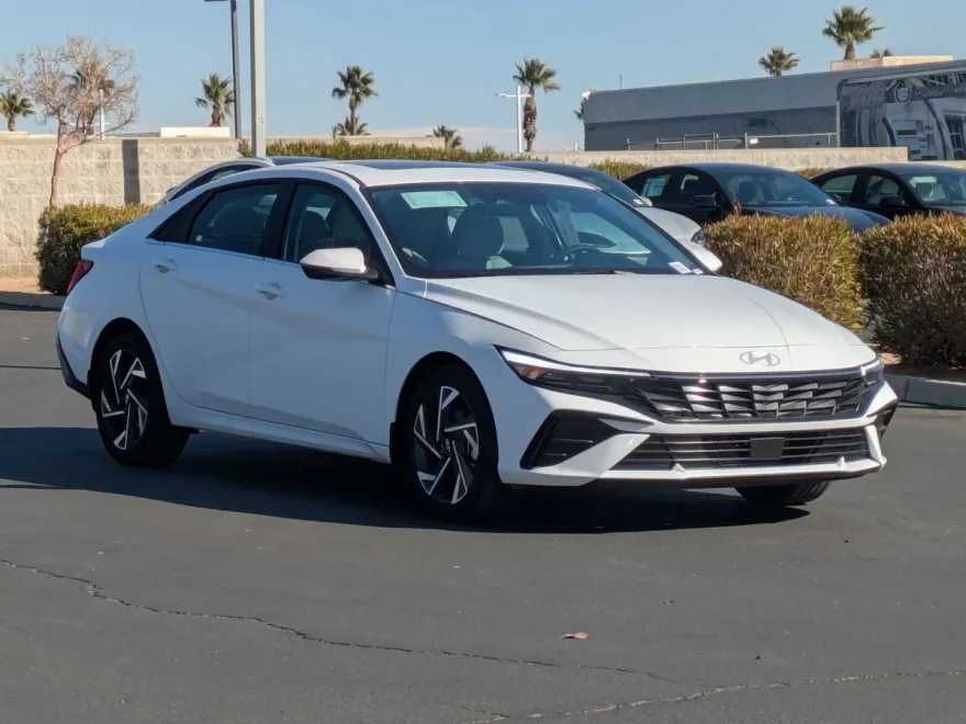 2025 Hyundai Elantra Limited photo 1