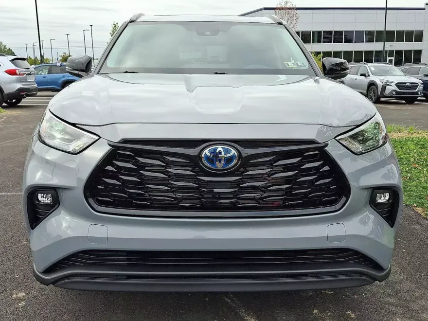 2024 Toyota Highlander Hybrid XLE photo 1