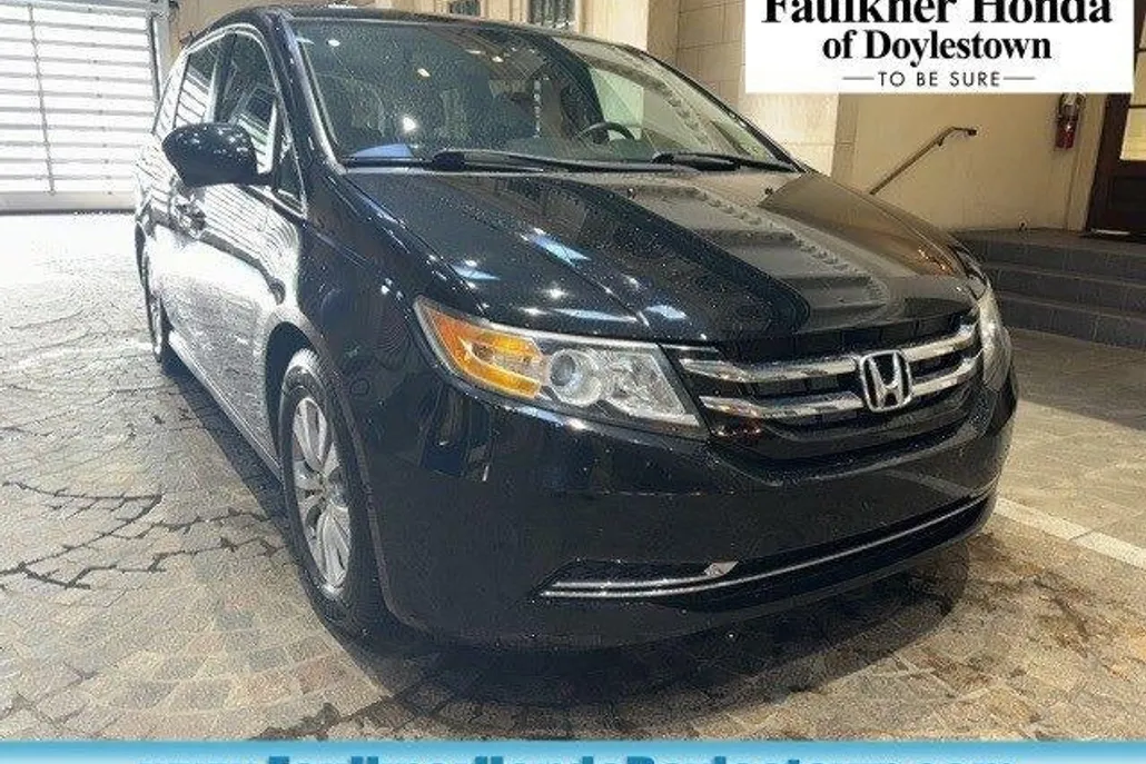 2017 Honda Odyssey SE photo 1