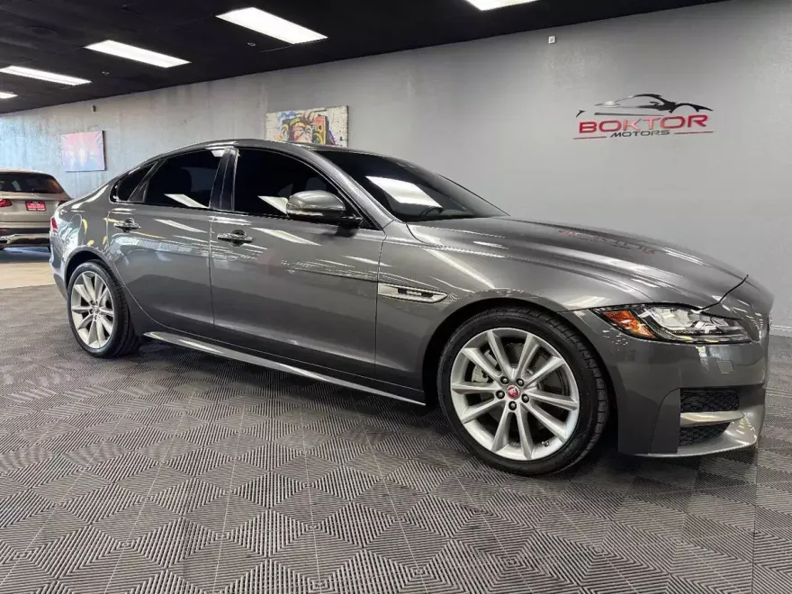2016 Jaguar XF R-Sport photo 1