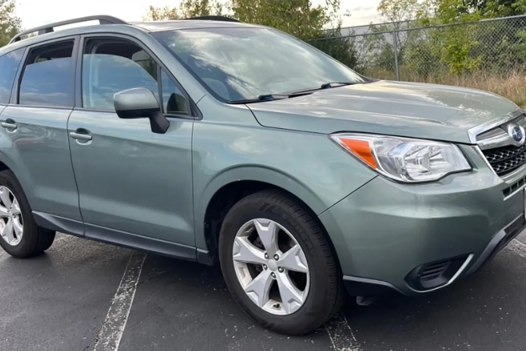 2016 Subaru Forester 2.5i Premium photo 1