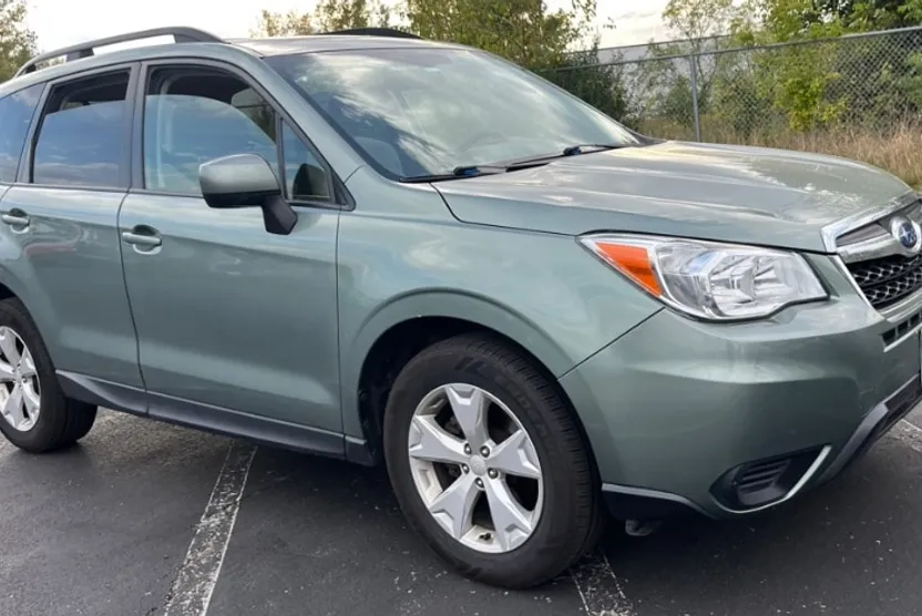 2016 Subaru Forester 2.5i Premium photo 1