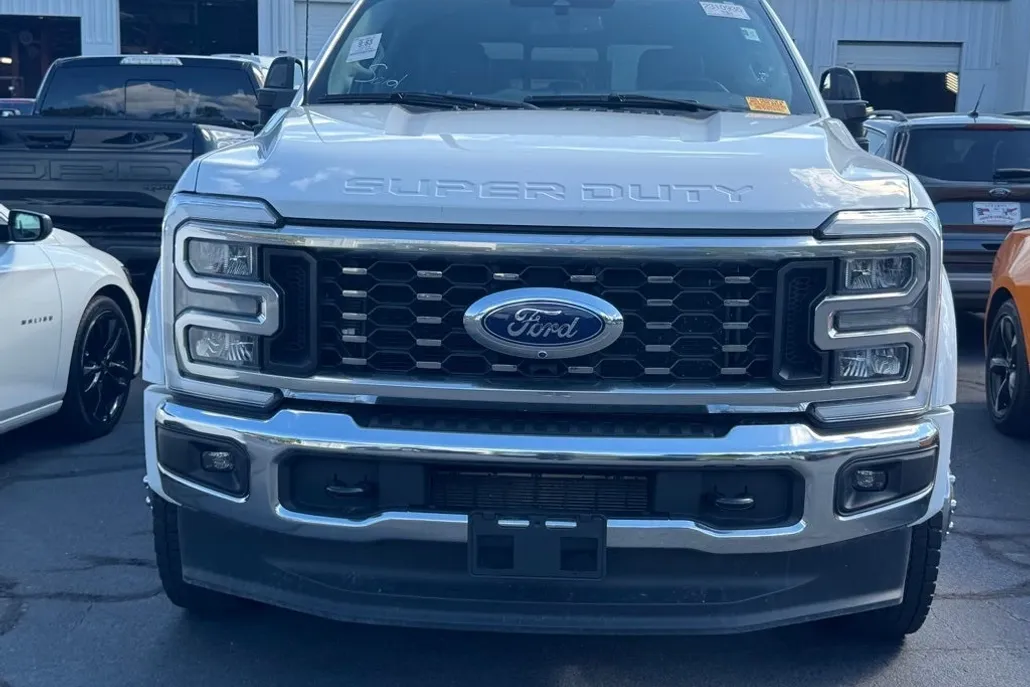 2024 Ford F-450 photo 1