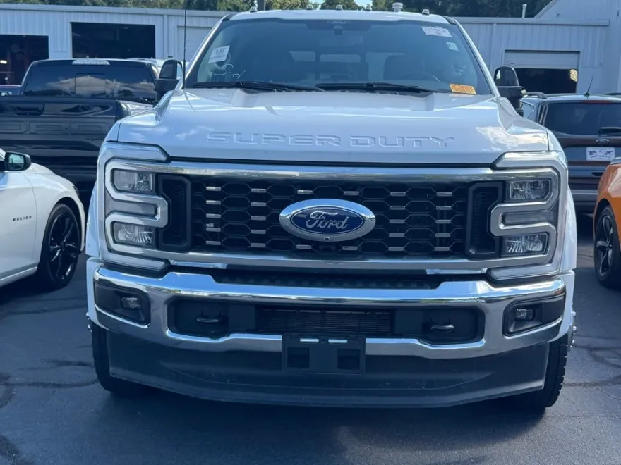 2024 Ford F-450 photo 1