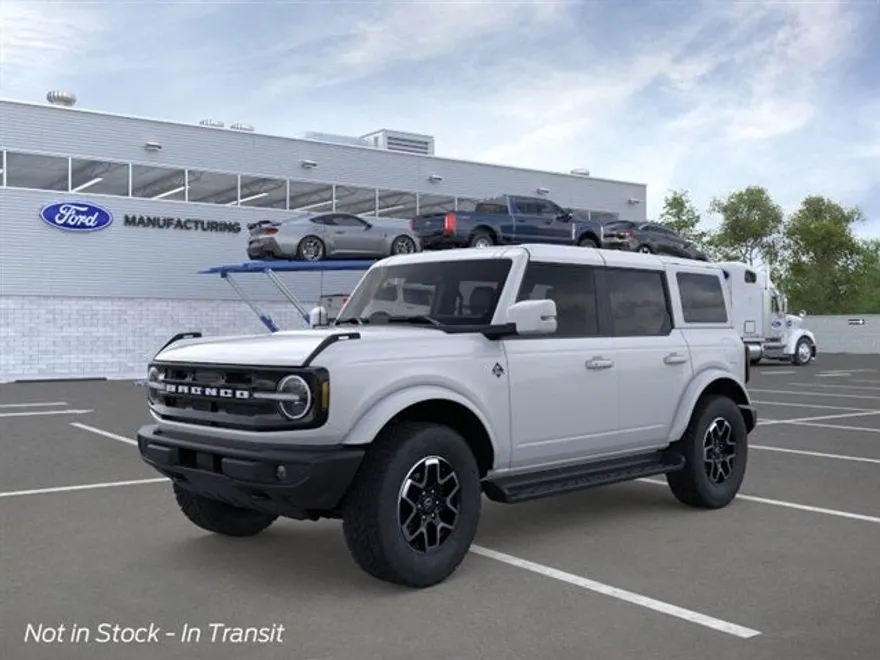 2025 Ford Bronco Outer Banks photo 1