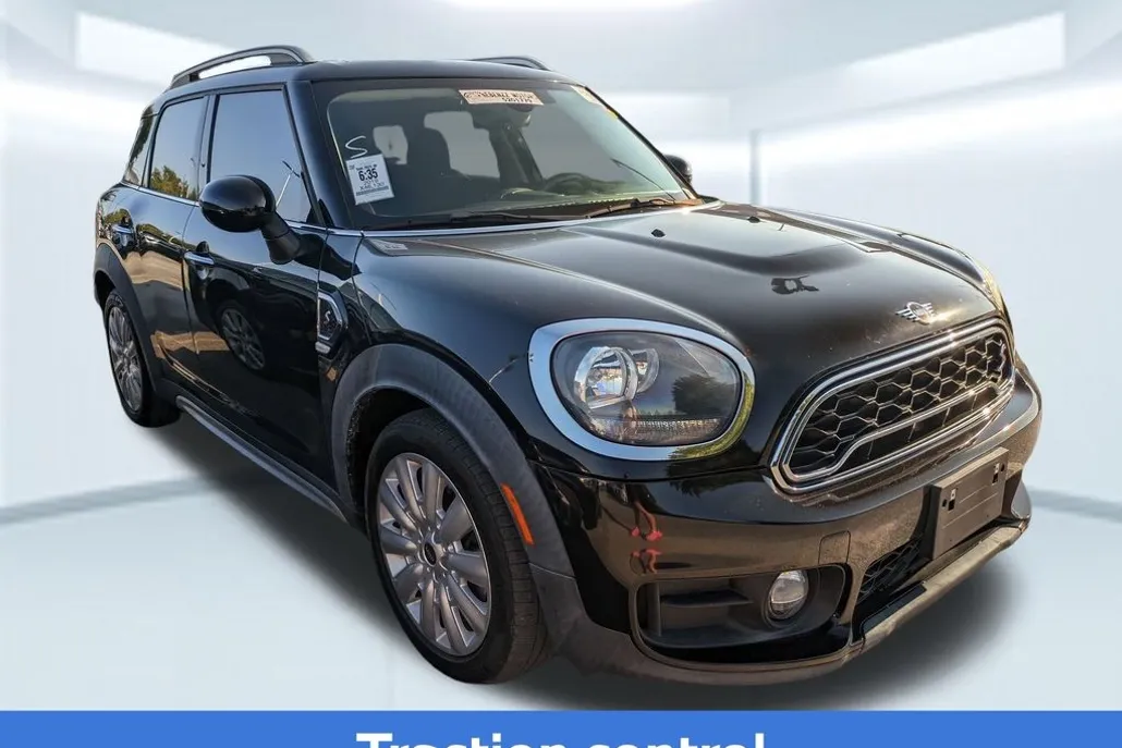 2019 Mini Cooper S ALL4 photo 1