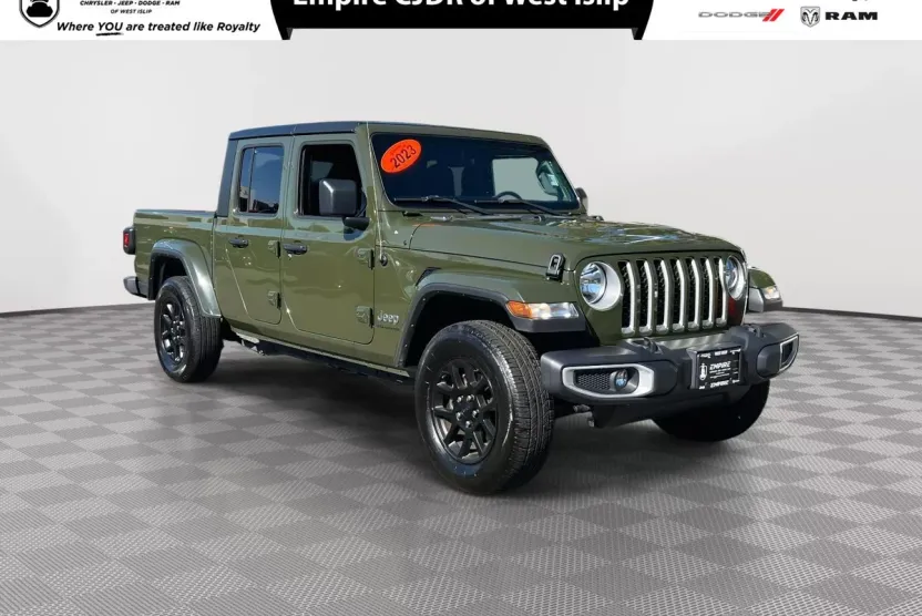 2023 Jeep Gladiator Overland photo 1