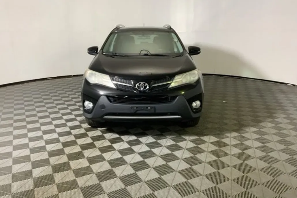 2014 Toyota RAV4 XLE photo 1