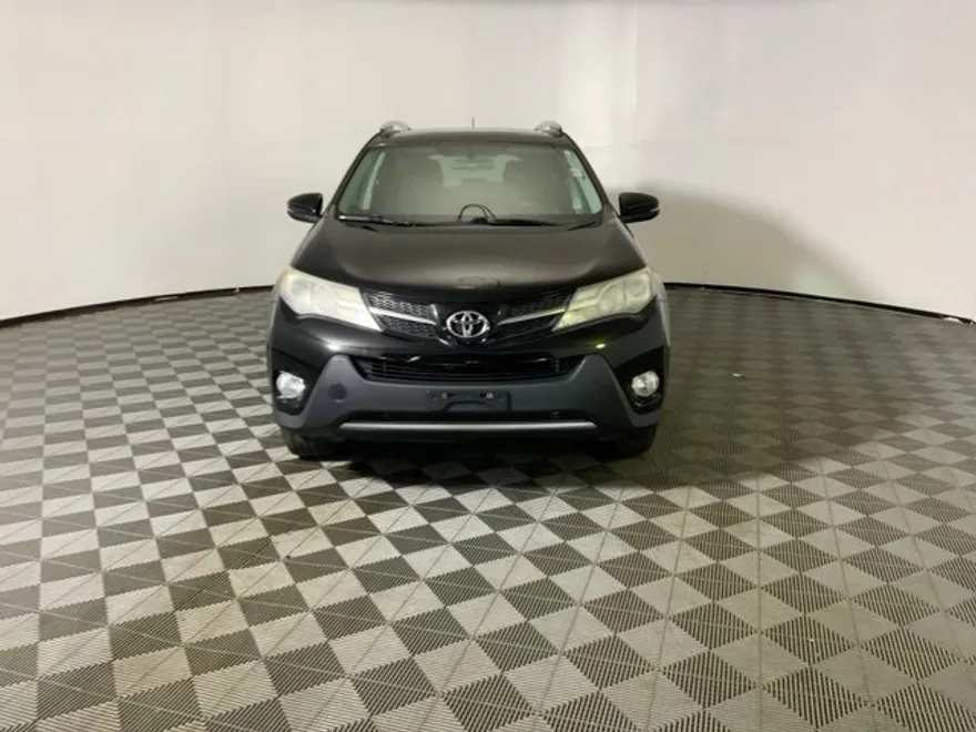 2014 Toyota RAV4 XLE photo 1
