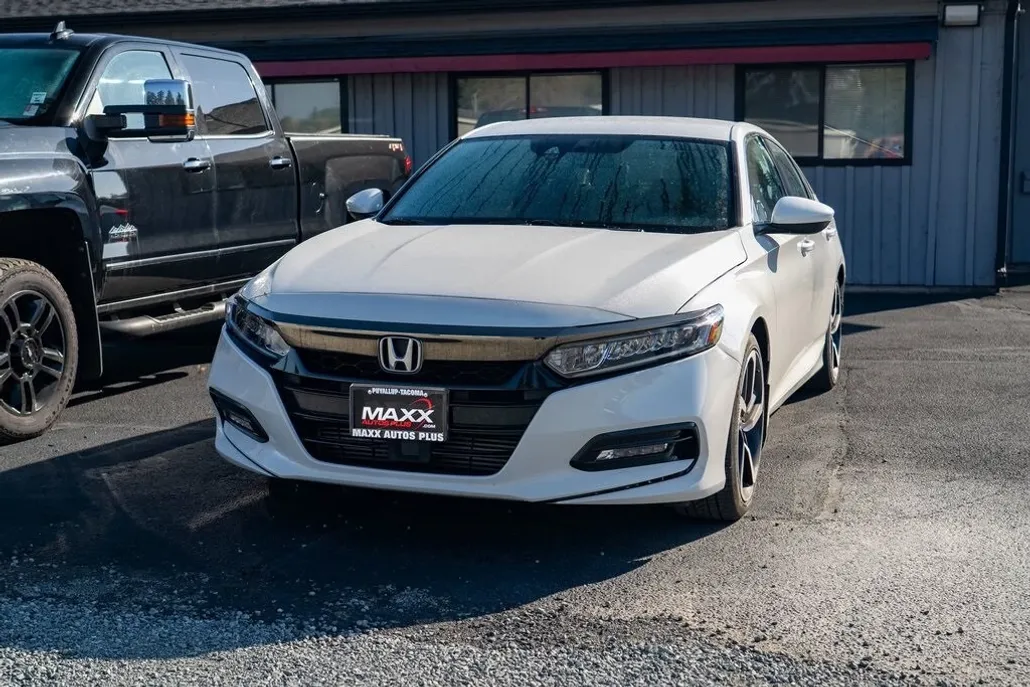 2018 Honda Accord Sport photo 1
