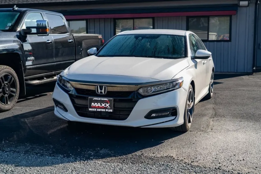 2018 Honda Accord Sport photo 1