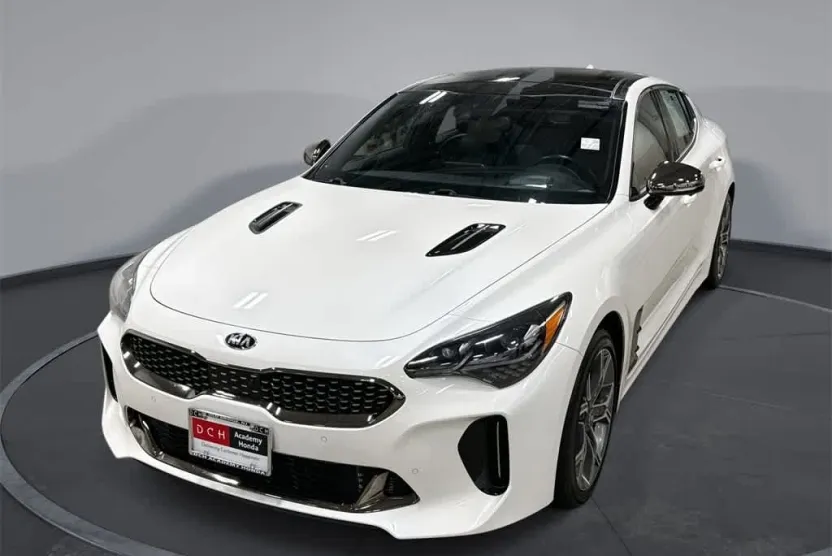 2019 Kia Stinger GT2 photo 1