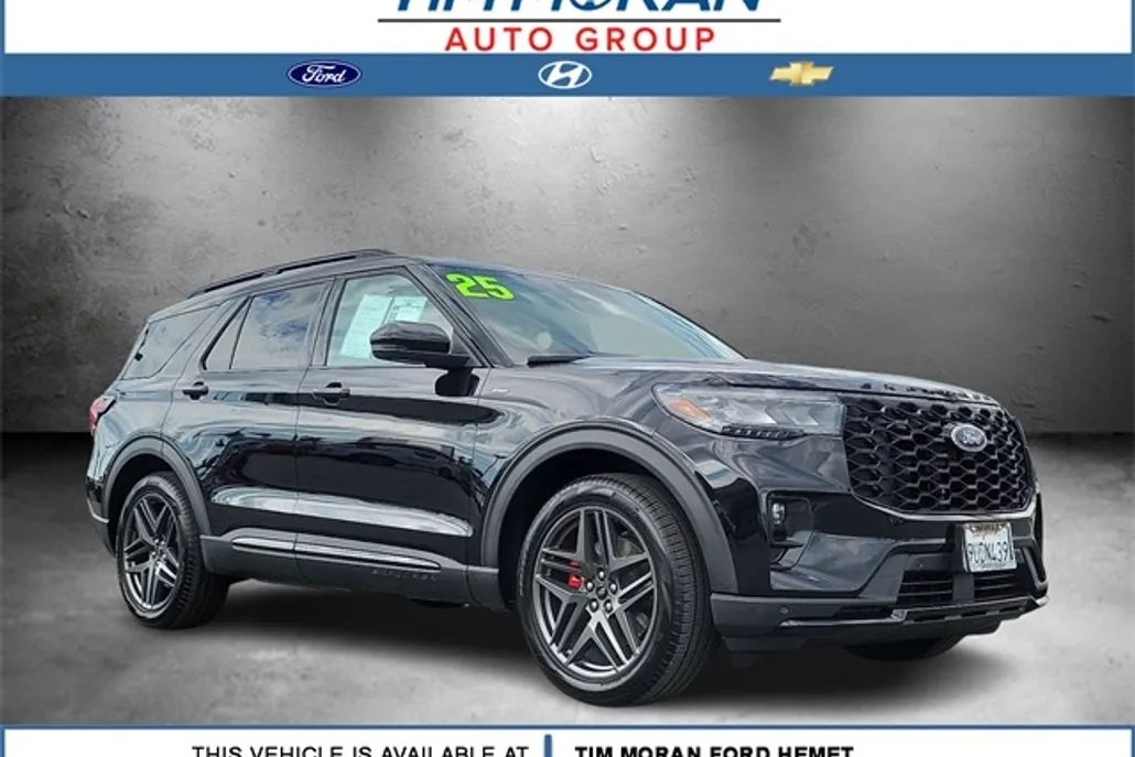 2025 Ford Explorer ST-Line photo 1