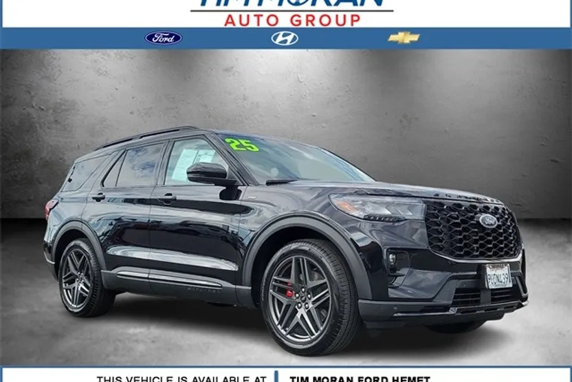 2025 Ford Explorer ST-Line photo 1