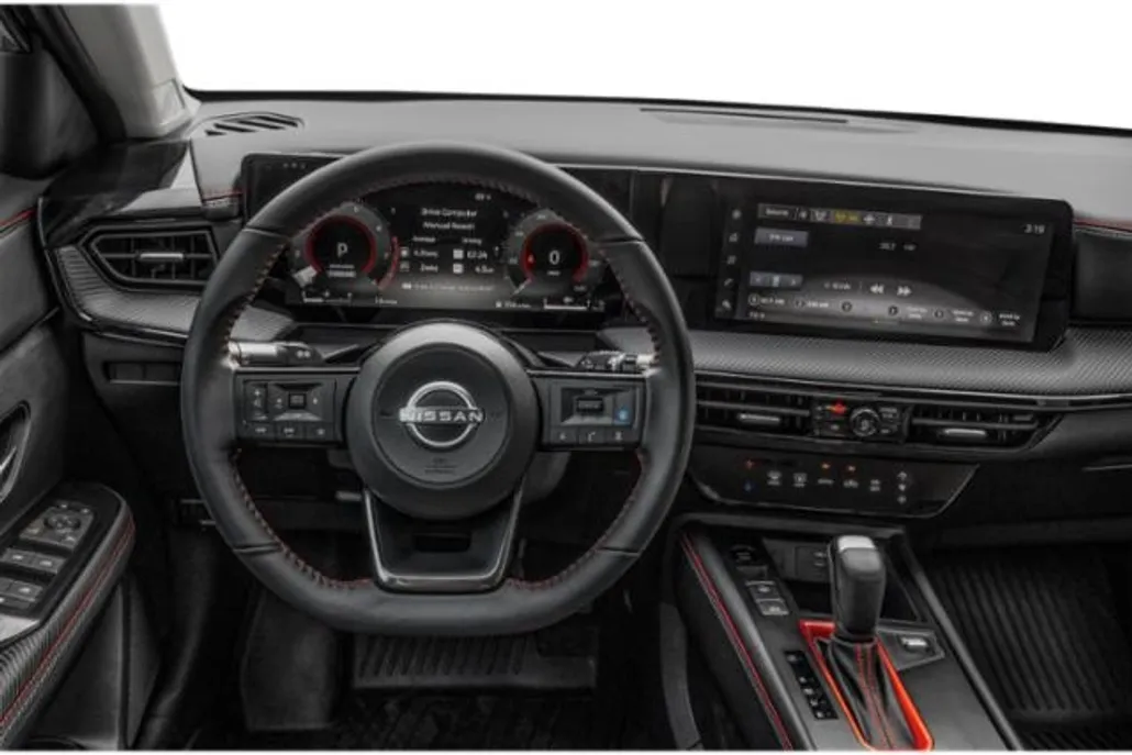 2025 Nissan Kicks SR photo 3