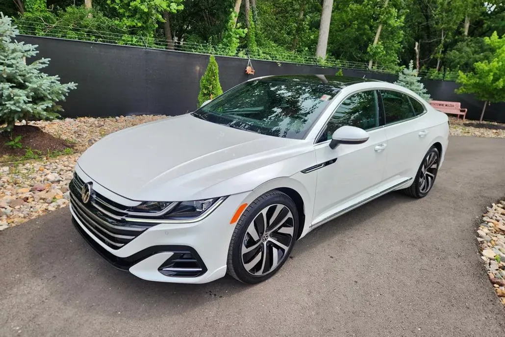 2021 Volkswagen Arteon SEL R-Line photo 1