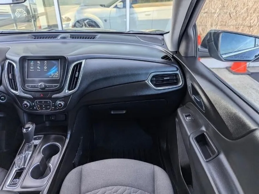 2018 Chevrolet Equinox LT photo 1