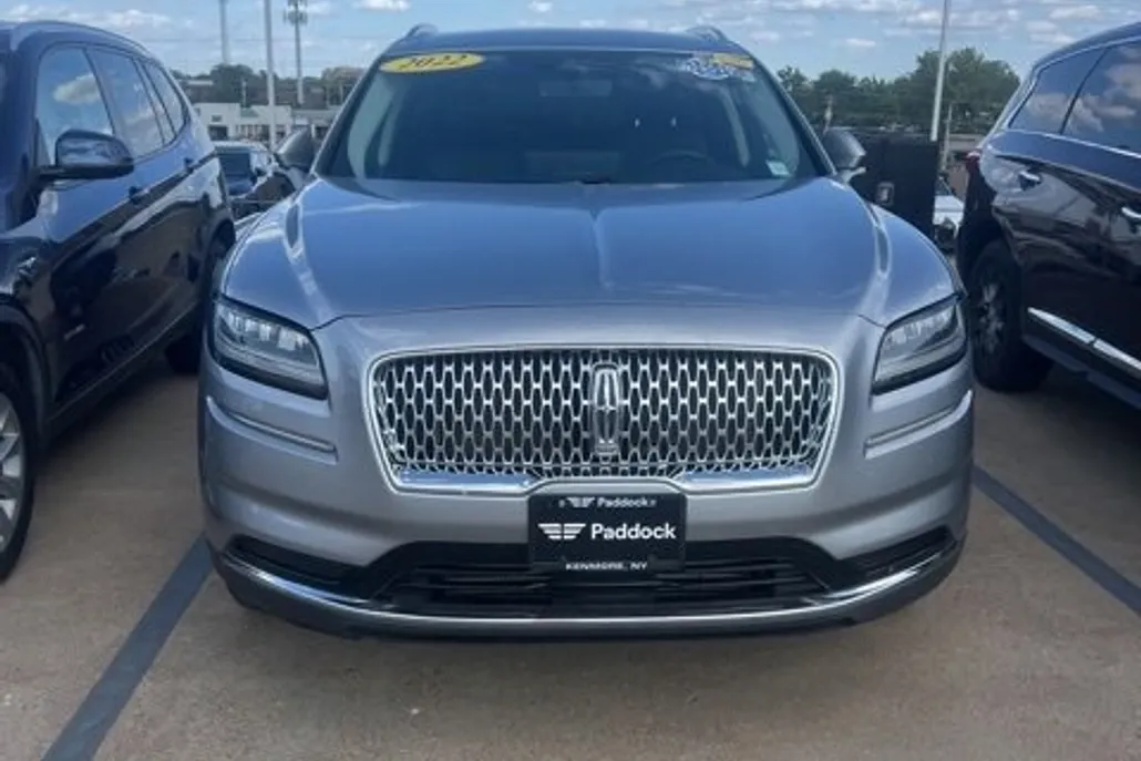 2022 Lincoln Nautilus Standard photo 1