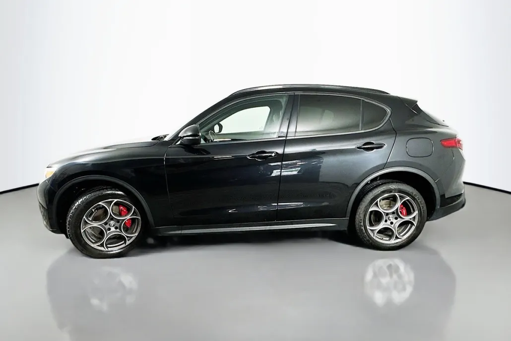 2022 Alfa Romeo Stelvio Sprint photo 1