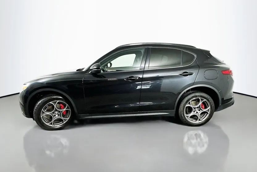2022 Alfa Romeo Stelvio Sprint photo 1