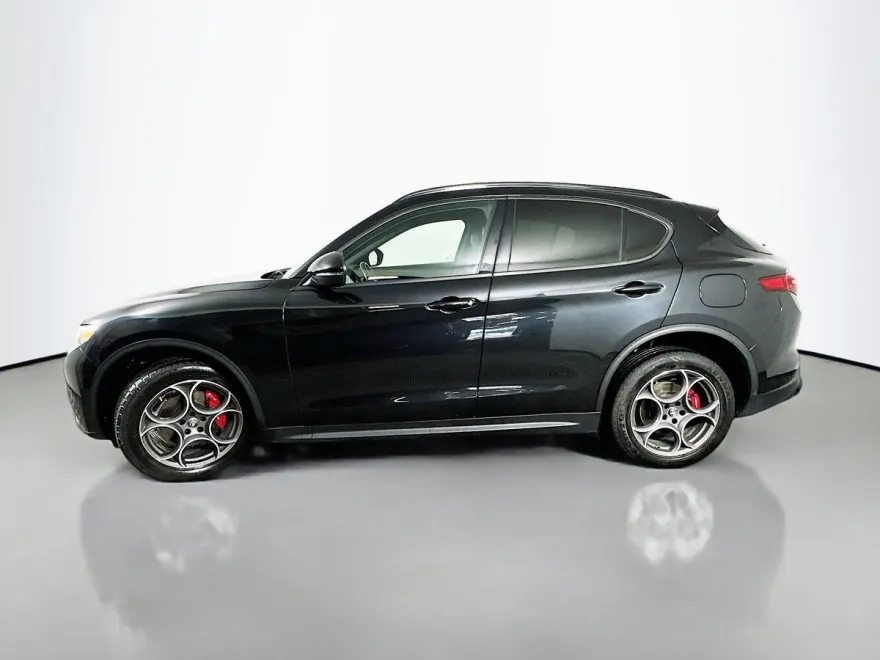 2022 Alfa Romeo Stelvio Sprint photo 1