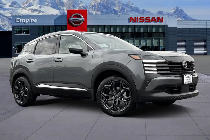 2025 Nissan Kicks SR photo 1