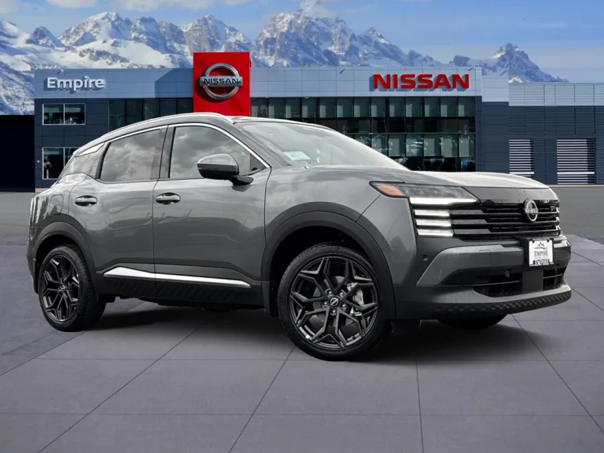 2025 Nissan Kicks SR photo 1