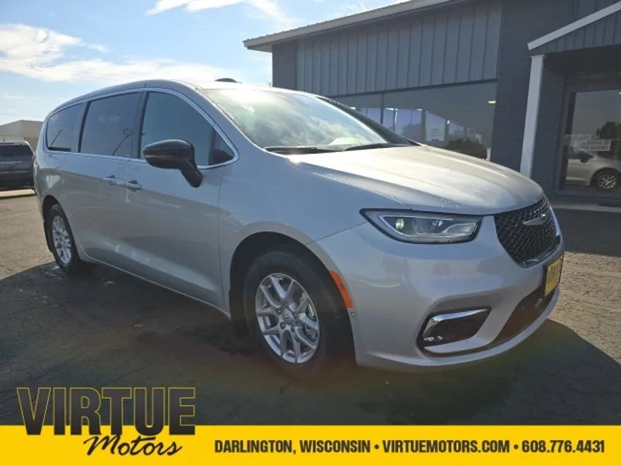 2026 Chrysler Pacifica photo 1