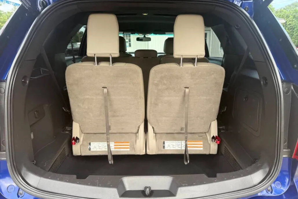 2014 Ford Explorer XLT photo 1