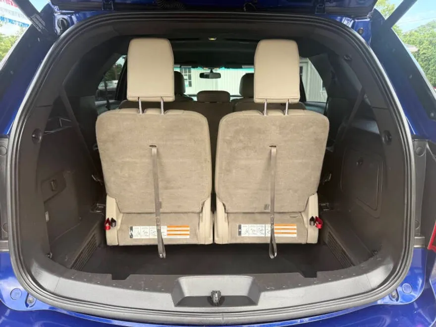 2014 Ford Explorer XLT photo 1