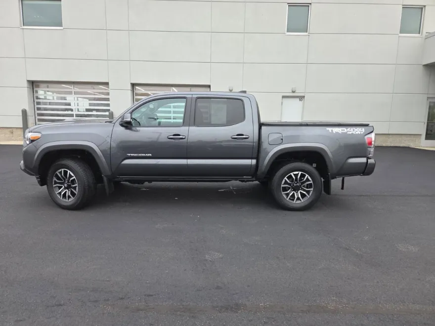 2023 Toyota Tacoma TRD Sport V6 photo 1