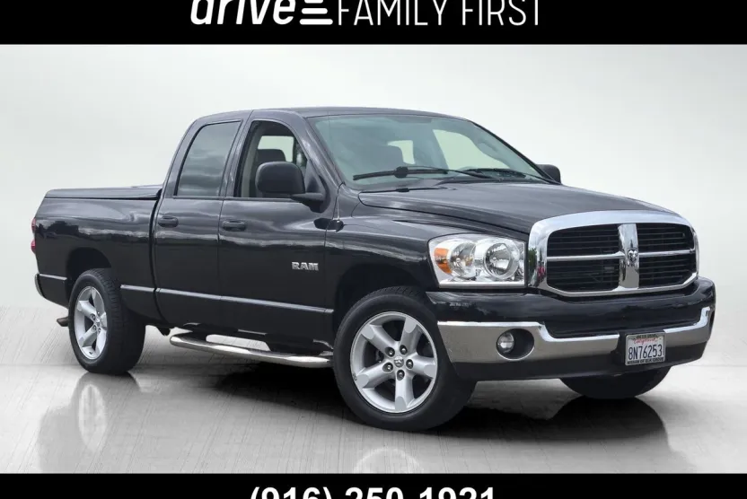 2008 Dodge Ram SLT photo 1