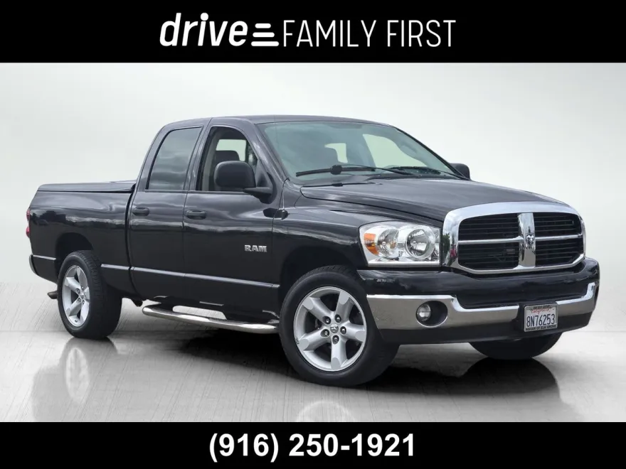 2008 Dodge Ram SLT photo 1