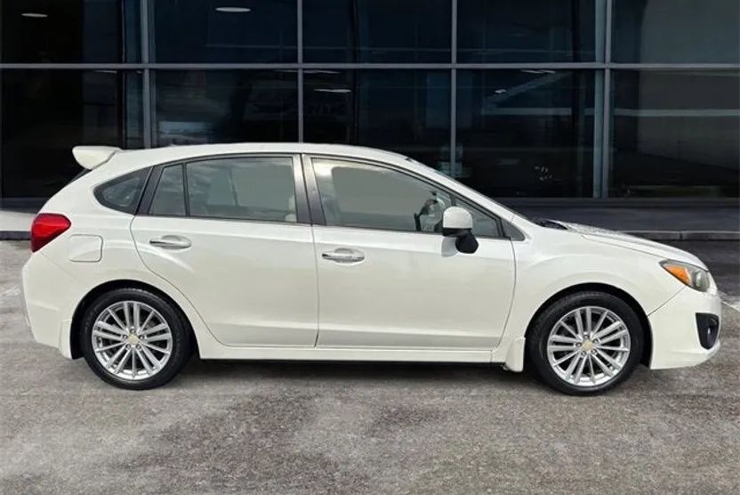 2014 Subaru Impreza 2.0i Limited photo 1