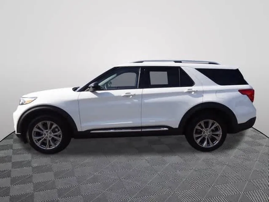 2023 Ford Explorer Limited photo 1