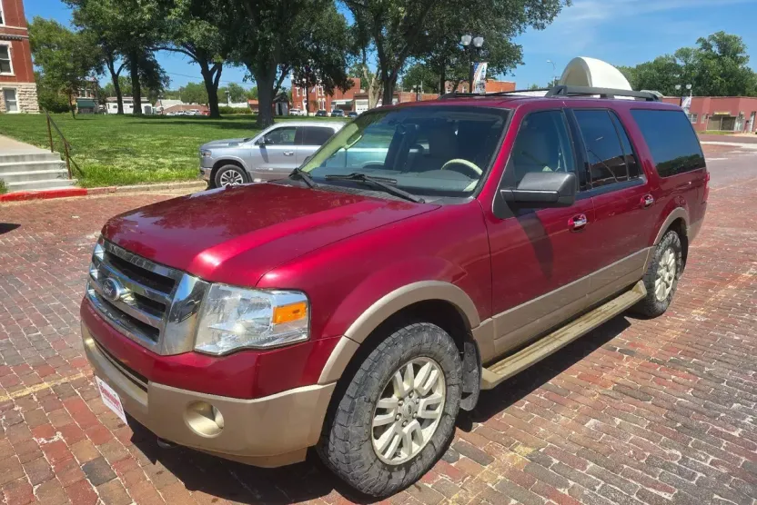 2014 Ford Expedition EL XLT photo 1