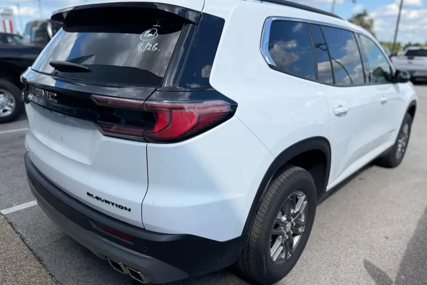 2025 Gmc Acadia Elevation photo 1