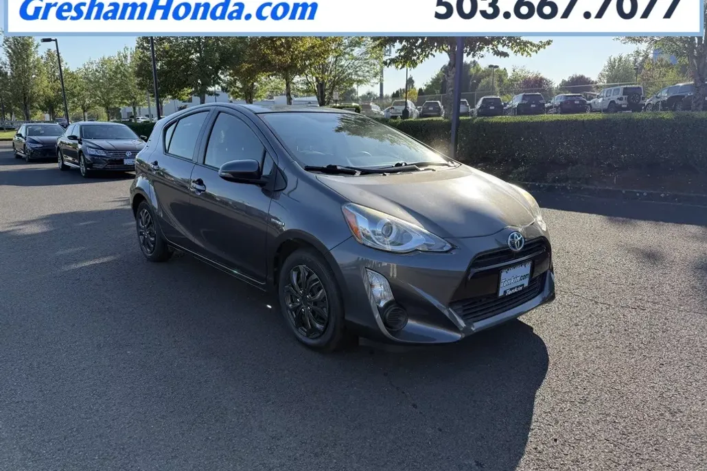 2015 Toyota Prius C Two photo 1