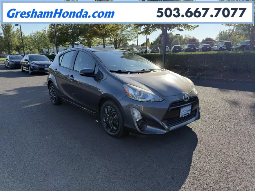 2015 Toyota Prius C Two photo 1