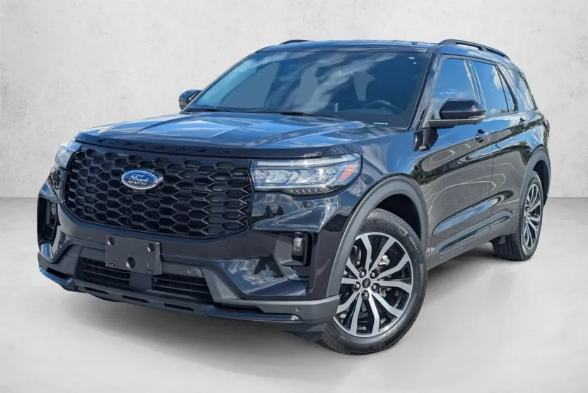 2025 Ford Explorer ST-Line photo 1