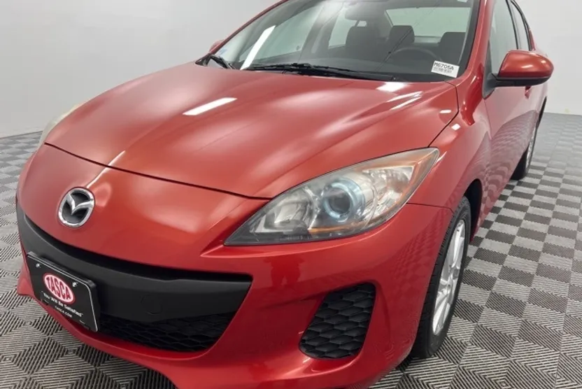 2013 Mazda Mazda3 Touring photo 1