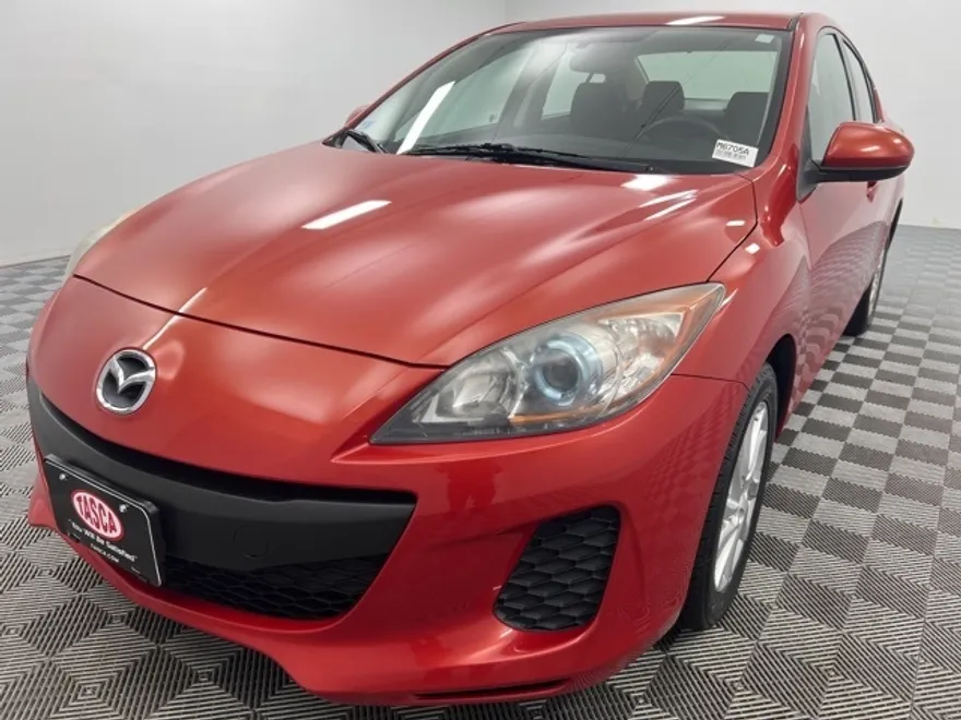 2013 Mazda Mazda3 Touring photo 1