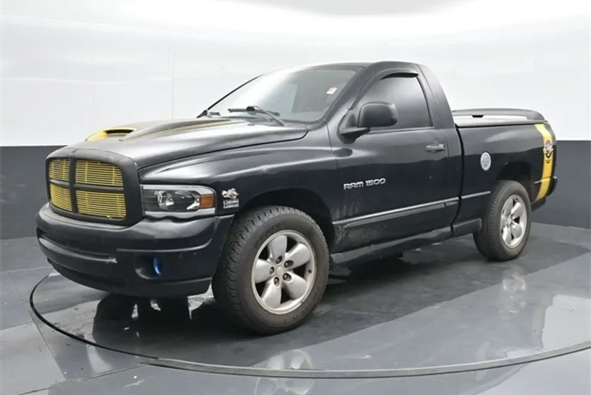 2004 Dodge Ram SLT photo 1